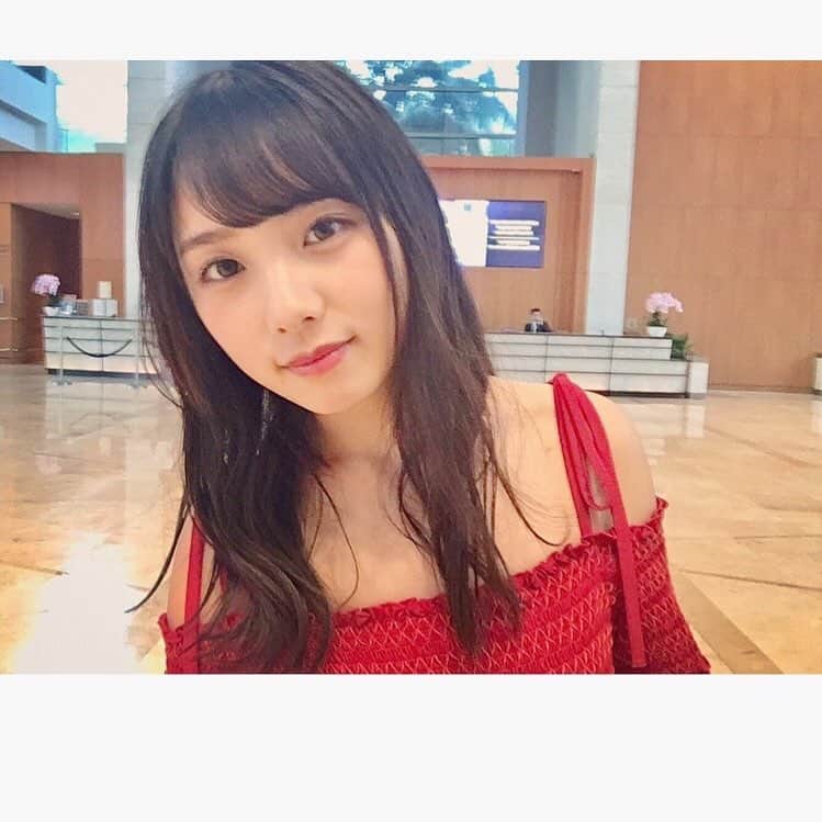 与田祐希のインスタグラム：「こんにちヨーダ 🍚  #日向の温度 #与田ちゃん #シンガポール #与田祐希 #こんにちヨーダ」