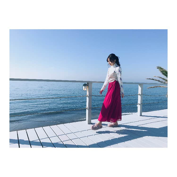 佐野ひなこさんのインスタグラム写真 - (佐野ひなこInstagram)「ほんとに眩しいいい天気☺︎ . . . #衣装部さんの姿勢やばい #手塚氏  #眠れぬ真珠」11月29日 13時38分 - hinako_sano