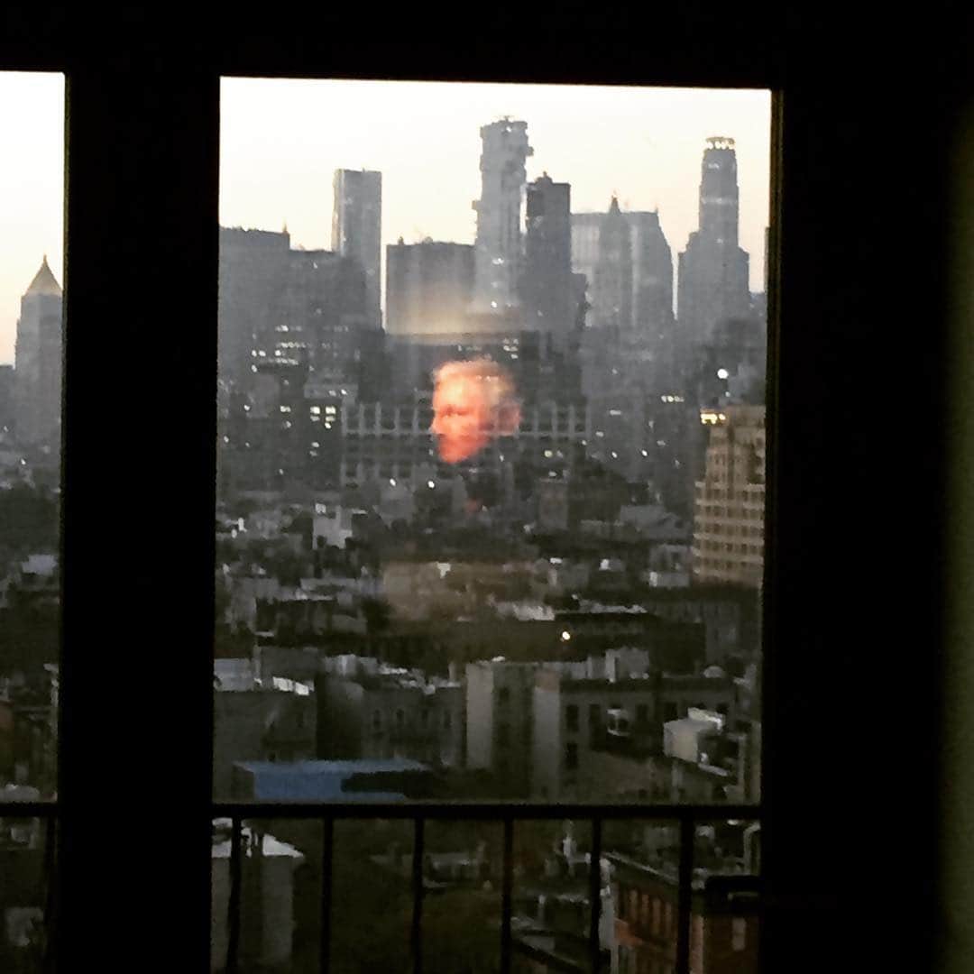 ヴィクター・ガーバーさんのインスタグラム写真 - (ヴィクター・ガーバーInstagram)「Portrait in the New York Skyline」11月29日 21時00分 - therealvictorgarber