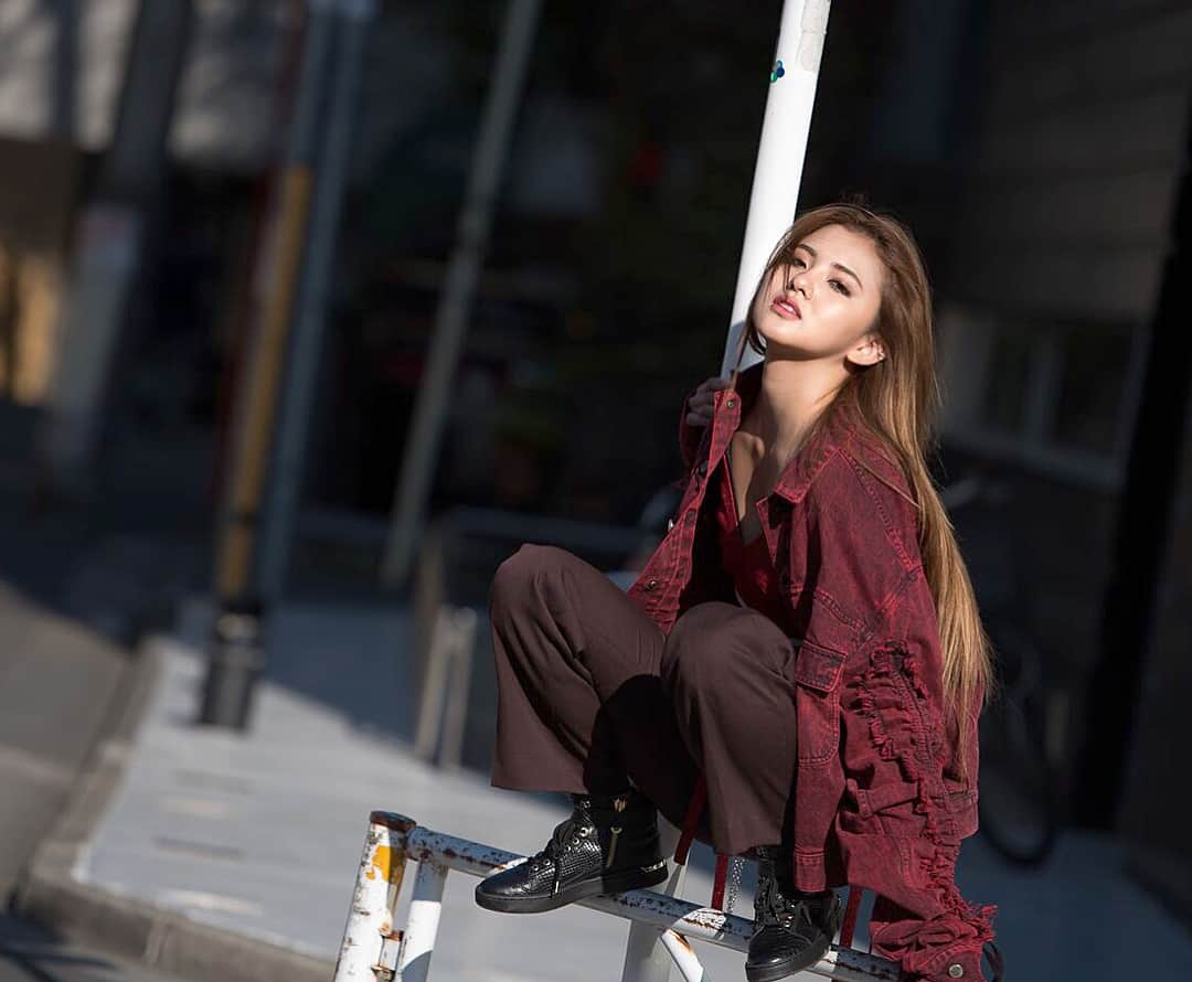 のインスタグラム：「WEB magazine 👟 @warpmagazine_jp × @jade_shoes_official  これまでの道のり、そしてこれからの夢、、、そもそもCYBERJAPAN DANCERSとは一体どんなグループなのか、、、などなど取材して頂きました🔥 ぜひ見てみてください😊💕 @sg_by_warp  https://www.warpweb.jp/fashion/feature/shoes/9131/ ・ #warp #jade #kicks #fashion #shoes #shooting #magazine #撮影 #cyberjapan」