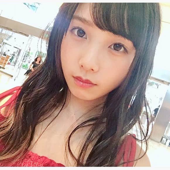 与田祐希のインスタグラム：「こんばんヨーダ 🍖  #日向の温度 #与田ちゃん #シンガポール #与田祐希 #こんばんヨーダ」