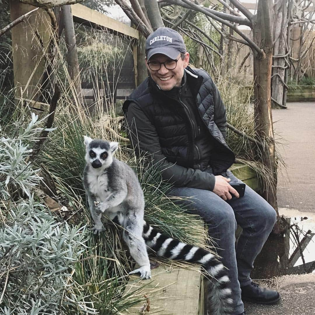 クリスチャン・スレーターのインスタグラム：「Today I took a break from @glengarryldn and visited the @zsllondonzoo, where I met King Julian. I also met a rude monkey, who will be featured in my next post.」