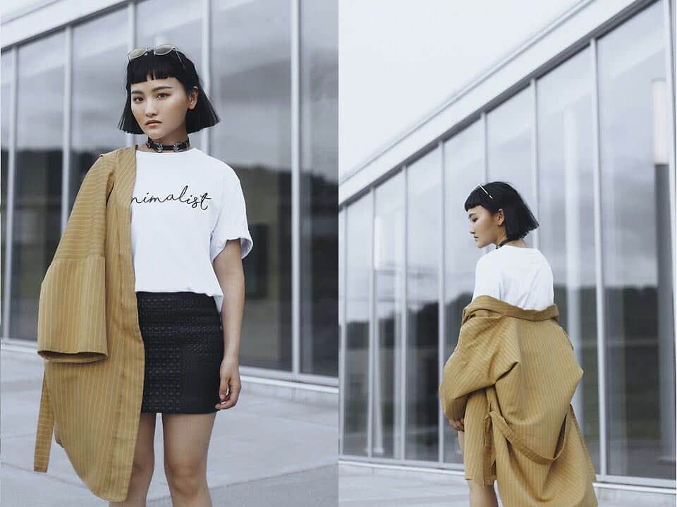 LOOKBOOKのインスタグラム：「"Minimalist" Pxkin (lb.nu/pxkin)  #Whythislook Hair and choker on point. A fresh take on the black&white + camel combo with her amazing #designerxeevang kimono coat. 💁Pxkin is a blogger/model/stylist/fashion student from #UnitedStates. She joined us back in 2014 ❤️ #chokernecklace #choker #minimalisttee #blackminiskirt #xeevangcoat #xeevangkimono #whattowear #minimal #ootd #lookbook #xeevangcollectio」