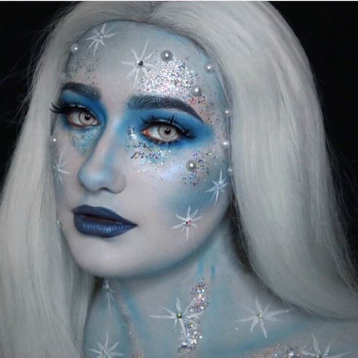 MakeupPlusのインスタグラム：「Winter goddess looks by the talented @itsemmakate 😻 The slayage in this icy look has got us SHIVERING because of how COOL it is 😏❄️ - Tag us in your photos to be featured!」
