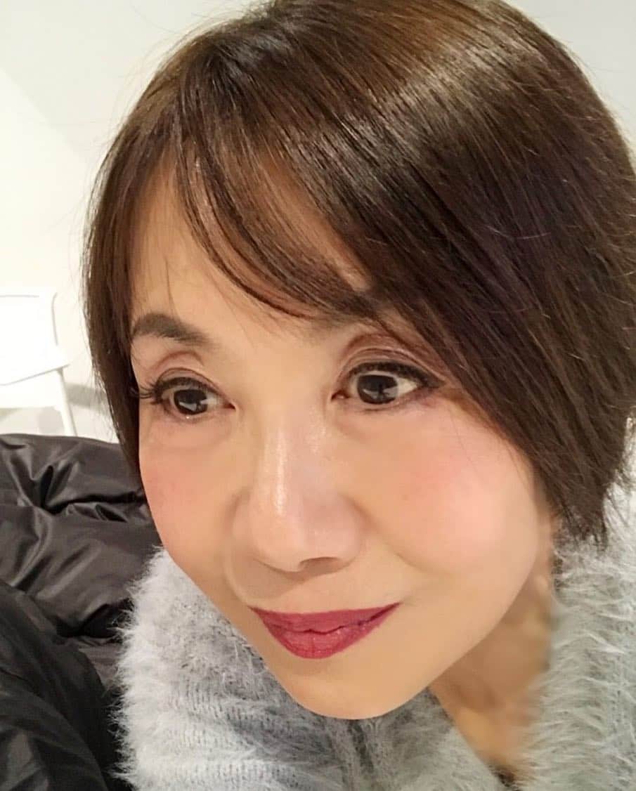 奈美悦子さんのインスタグラム写真 - (奈美悦子Instagram)「最近肌の調子が良いなぁ〜、あれが良いのかな？#肌#最近#良い#このところ」11月30日 17時13分 - nami.etsuko