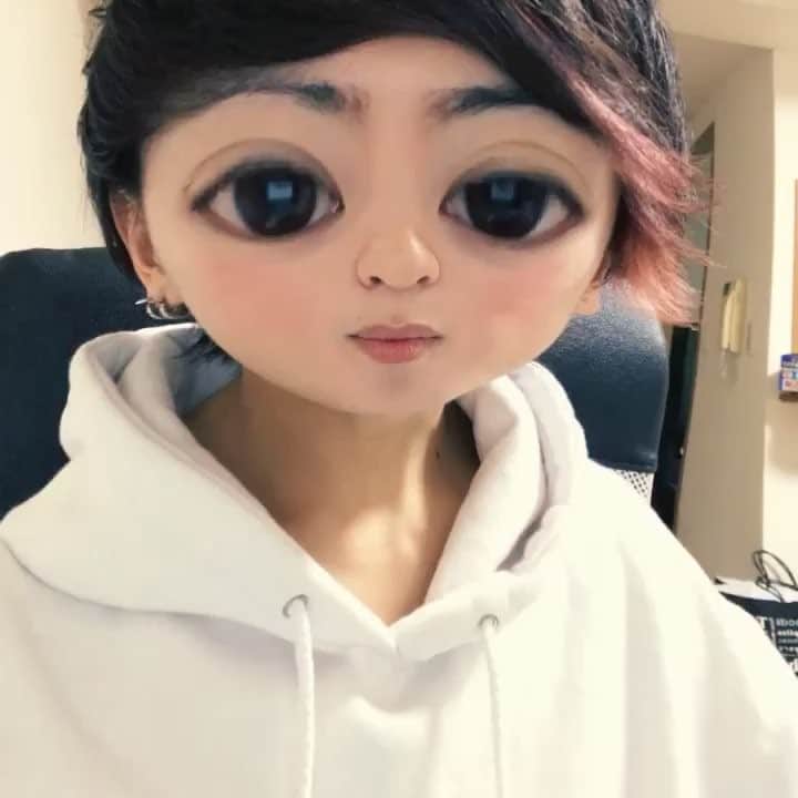VAMBIのインスタグラム：「ウザい広告やってみた！！【パンとワサビ合わない】  #youtube #youtuber #youtubers #youtubechannel #ウザい広告」