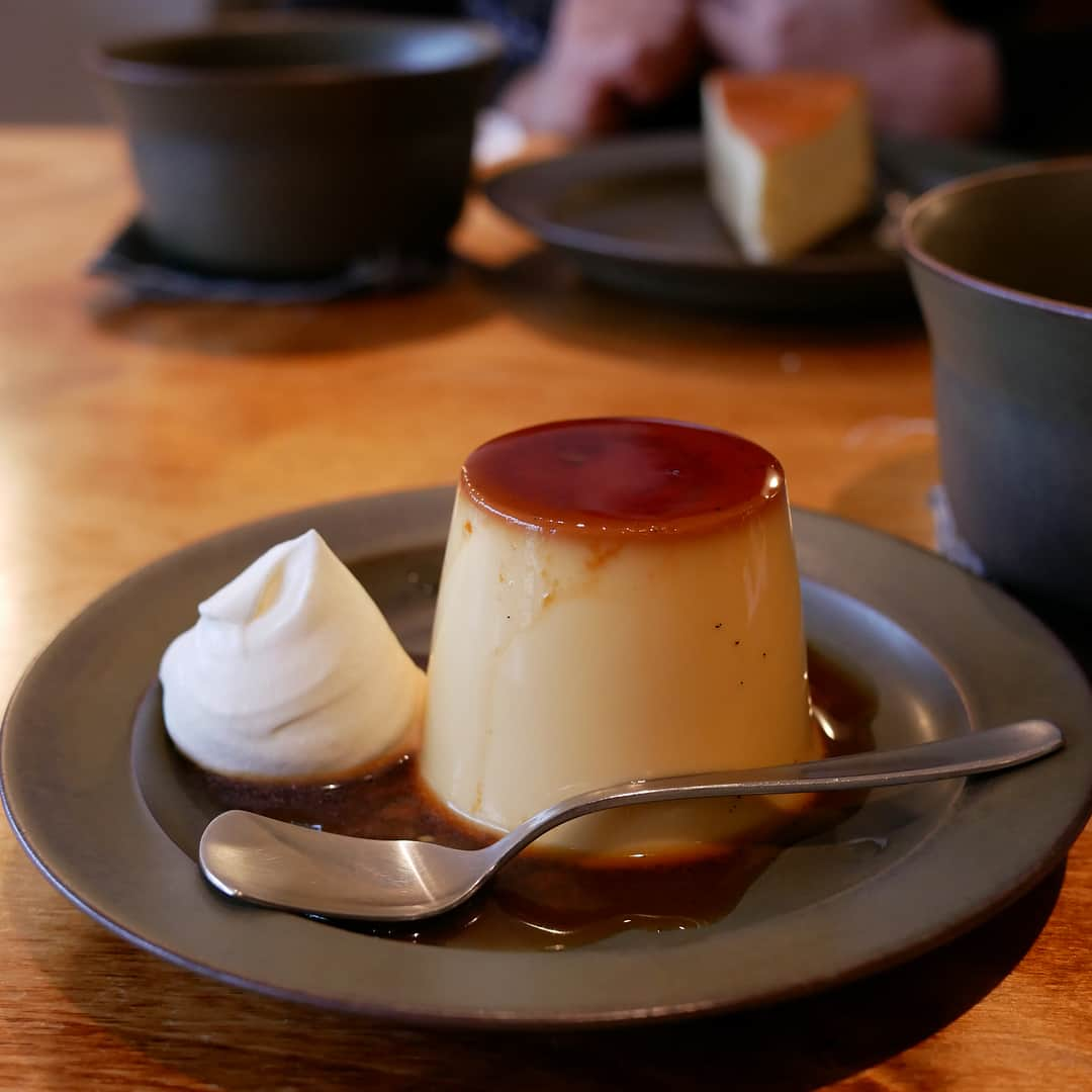 mamiのインスタグラム：「おはようございます♩. . . この🍮プリンが食べたくて 行って来ました オクシモロン 鎌倉は遠いので 二子玉川へ 。 . プリンもカレーも とっても美味しくて♡ 次回はゆっくりと鎌倉を探索しながら 行ってみたいです😊 。 . . .」