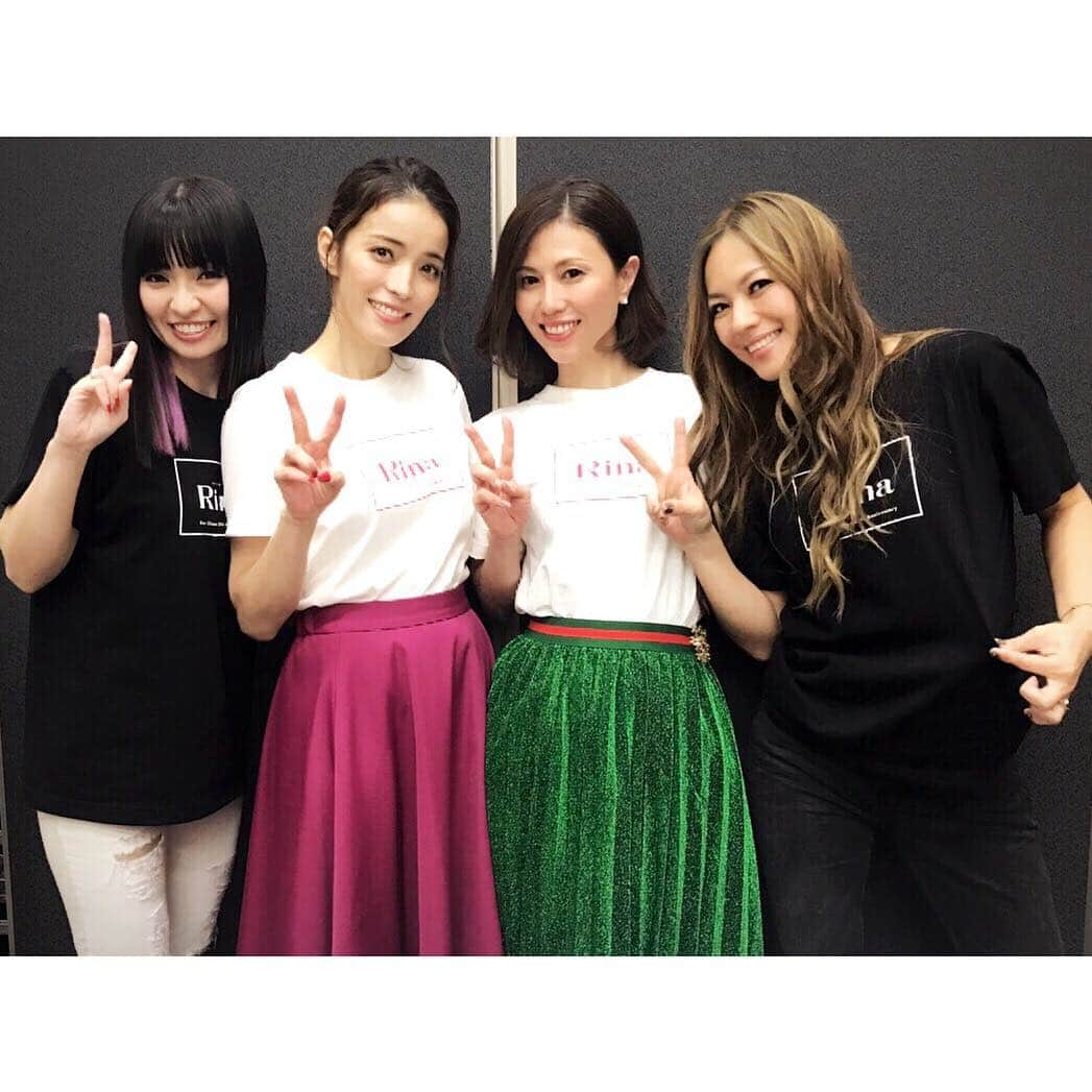 LINAさんのインスタグラム写真 - (LINAInstagram)「知念里奈ちゃんの 20th anniversary memorial concertに 参加させて頂きました♡ りなちゃんから MAXと一緒に歌って踊りたい！ というリクエストに応え 私たちもプレミアムな時間を 過ごさせてもらいました。 長年... りなちゃんを応援して下さった ファンの皆さんが喜んで頂けたら 嬉しいです。 そして、夜公演では 私たちもファンの方々と 客席で楽しませてもらいました。 りなちゃんとは デビュー前の沖縄時代から 同じ世界を目指して 頑張ってきた仲間なので この日が私も嬉しかったし りなちゃんらしい 優しさ溢れる歌声と可愛らしさが ホント素敵で 惚れ惚れするステージでした♡感涙 #MAX#NANA#MINA#LINA #rinachinen #知念里奈 #anniversary#debut#20th#live #musical#actress #collaboration 改めて20周年おめでとう！」12月1日 1時11分 - xxlina_now