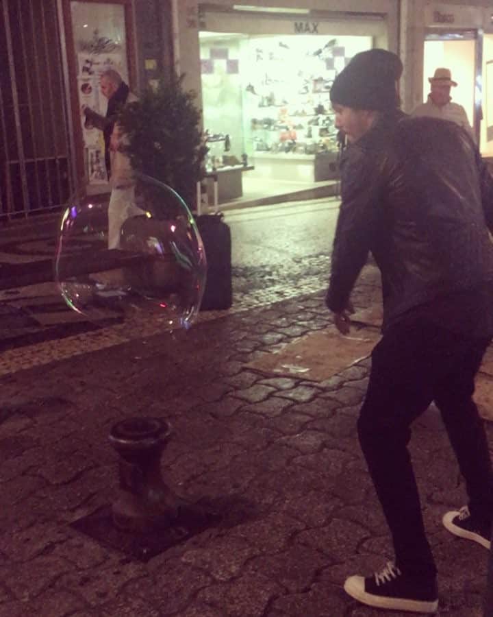 マルコ・バキッチのインスタグラム：「☄️」