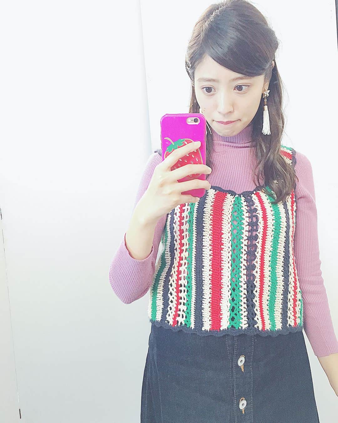 佐藤あやさんのインスタグラム写真 - (佐藤あやInstagram)「. 今日は朝早くからwebムービーの撮影をしてます🌈 . . かなり巻いてるから、残りの撮影もこの調子で頑張ろう🌟 . またご報告します♡ . . #work#day#shooting#movie#milkfedjp#milkfed#lilyca#star#pink#koe#denim#skirt#aulaaila#fashion#japanesegirl」12月1日 16時50分 - faafa8