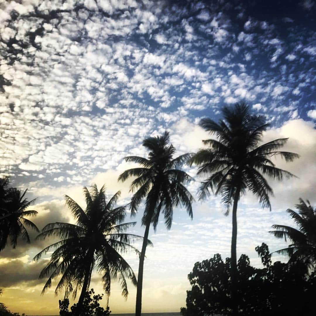 石川晶子（あきぽよ）さんのインスタグラム写真 - (石川晶子（あきぽよ）Instagram)「雲が不思議だった😳  #グアム #guam #instaguam_mega #shopguam2017#Guam」12月1日 22時23分 - i_am____aki