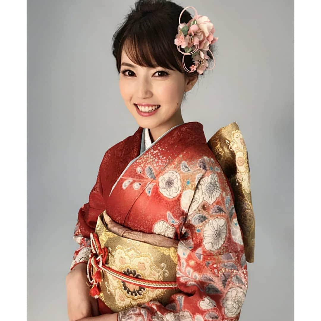 五十嵐令子のインスタグラム：「お知らせです。  中央労働災害防止協会 第47回 年末年始無災害運動 のポスターをやらせて頂きました。  年末年始にかけて貼られるみたいなので、よろしくお願いします☺️ #年末年始 #労災ポスター #五十嵐令子」