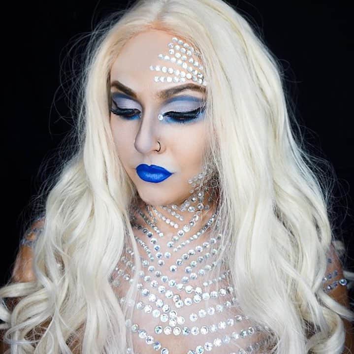 MakeupPlusのインスタグラム：「Ice, Ice, baby 🙌😍 currently crushing on @beautybyjudi_ 🌬 Doesnt she look like an ice queen ?! ☃️❄️」