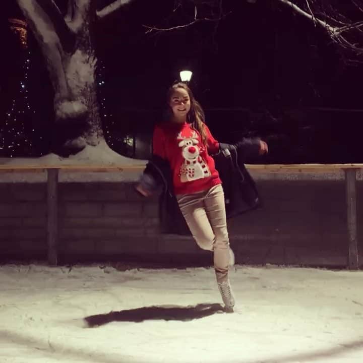 のインスタグラム：「#christmasmood #hellowinter❄️ #rudolftherednosereindeer #uisuplats #iceskaing #thefirstdayofwinter #madewithboomerang」