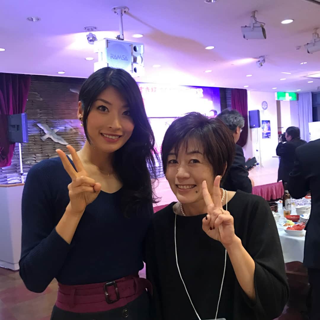 西谷綾子のインスタグラム：「✴︎ 【野口みずき杯 2017 中日三重 お伊勢さんマラソン】 前夜祭♡ ・ 招待選手として5回目の出場。 嬉しい気持ちでいっぱいです(๑˃̵ᴗ˂̵) 本当にありがとうございます☆ ・ 感謝の想いで、明日は、大会長 野口みずきさんとMC大西敬子さんと一緒に大会を盛り上げてきます！！！ ・ 皆さんとの時間を一瞬一瞬大切に過ごそう^ ^ ・ #お伊勢さんマラソン #ハーフマラソン  #大好きな大会の1つ #前夜祭 #楽しかった  #伊勢の皆さんにお会い出来て嬉しい #ほっこり #感謝 #伊勢 #伊勢海老 #伊勢うどん #てこね寿司」