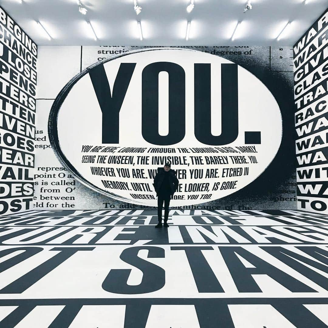 ムラカミカイエのインスタグラム：「huge! #barbarakruger #forever #berlin」