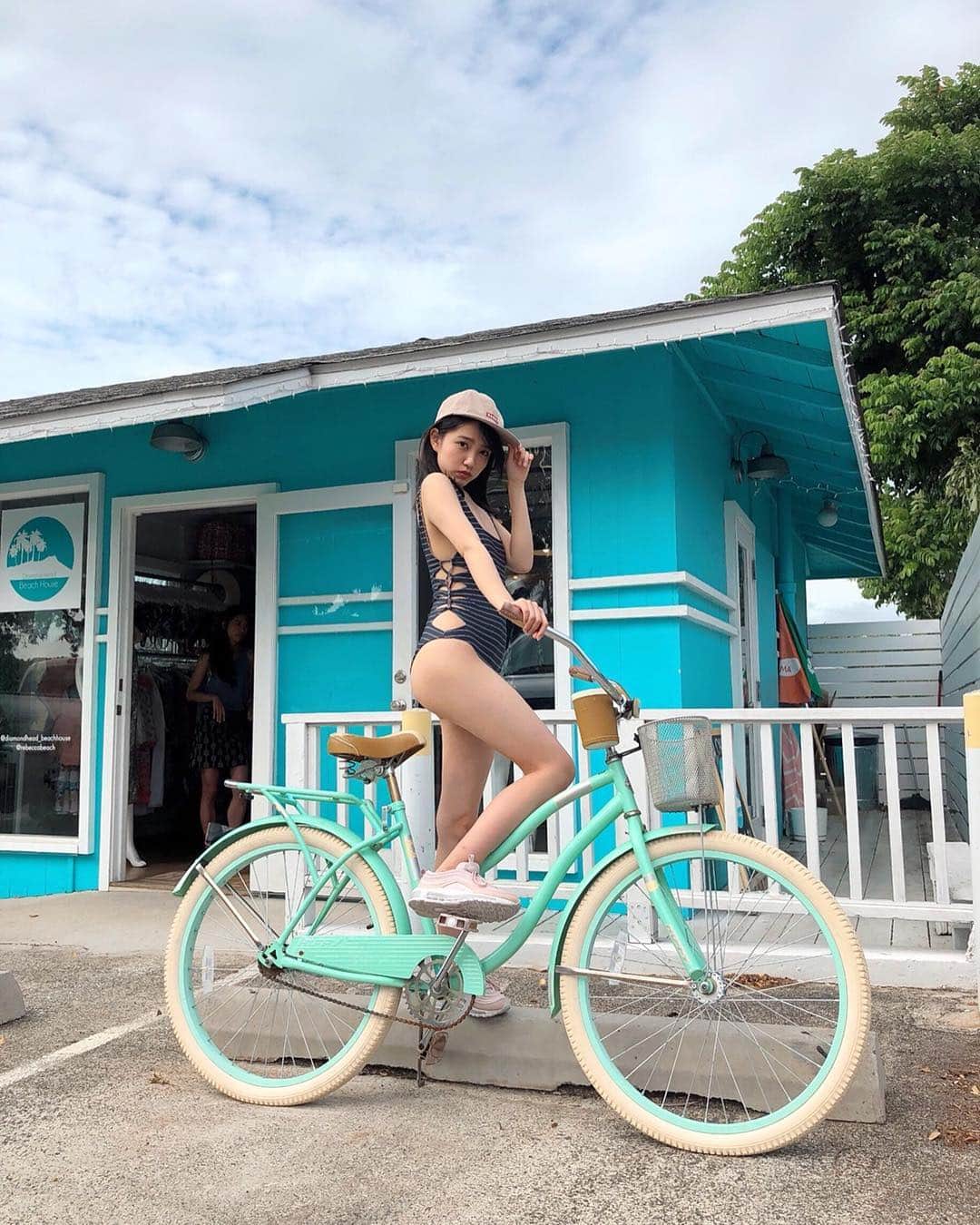 加藤玲奈のインスタグラム：「ハワイで買った可愛い水着👙❤️ #hawaii  #ハワイ」