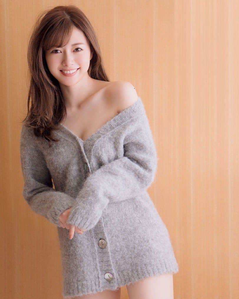 乃木坂46⊿のインスタグラム：「#乃木坂46 #乃木坂 #白石麻衣 #まいやん #モデル #nogizaka #nogizaka46 #japan #cute」