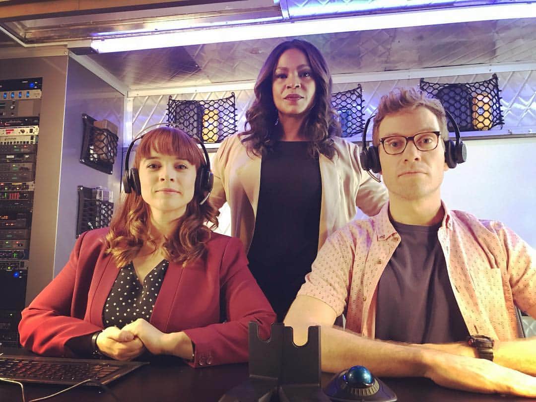 のインスタグラム：「It’s the NCIS: LA Channel 2 news team. Stay tuned for weather on the 1s. #thisjustin #roachcoach #ncisla #cbs」