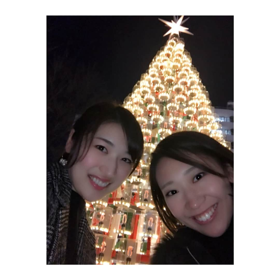 瀬南海はやさんのインスタグラム写真 - (瀬南海はやInstagram)「* ヒルズのChristmas tree🎄💕 . 昨日は念願叶って、るなさんと一緒にいくちゃん家へ！ 寒い時期のお鍋、最高ーっ😭 . 半年前はまだ歩けなかったbabyちゃん よちよち、ぺちぺちと歩けるように。 . 成長は早いなぁ……と、しみじみ。感激。 ひたすら｢かわいい～｣を連呼していた私達。 癒しの極みでした👶🍼 ｼｱﾜｾ… . #和城るな さん #お久しぶりです #お互い #生存確認 #休日も #六本木 #ヒルズ #イルミネーション #綺麗 #お家で #お鍋 #水炊き #babyちゃんと #戯れる #プラズマクラスターの風で #遊ぶ姿 #激かわいい」12月3日 18時45分 - senami_haya