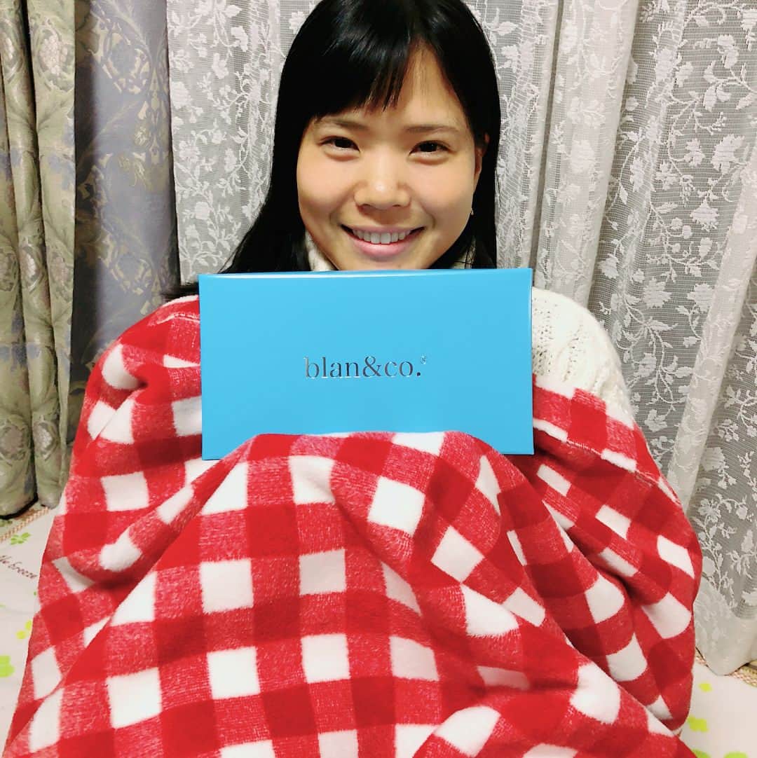 尾崎里紗さんのインスタグラム写真 - (尾崎里紗Instagram)「I got blanket from blan&co.  So cute😄Thank you❤️🙌🏻 blan&co. 様から可愛いブランケットやタオルを頂きました！暖かいし可愛い☺️早速愛用中(^^) #blanket #ブランケット」12月3日 20時33分 - risaozaki410