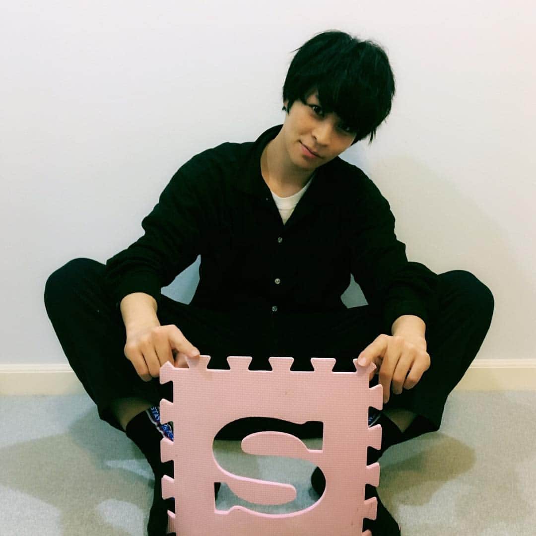 西銘駿さんのインスタグラム写真 - (西銘駿Instagram)「しゅんのSです。」12月3日 21時41分 - nishime_shun_official