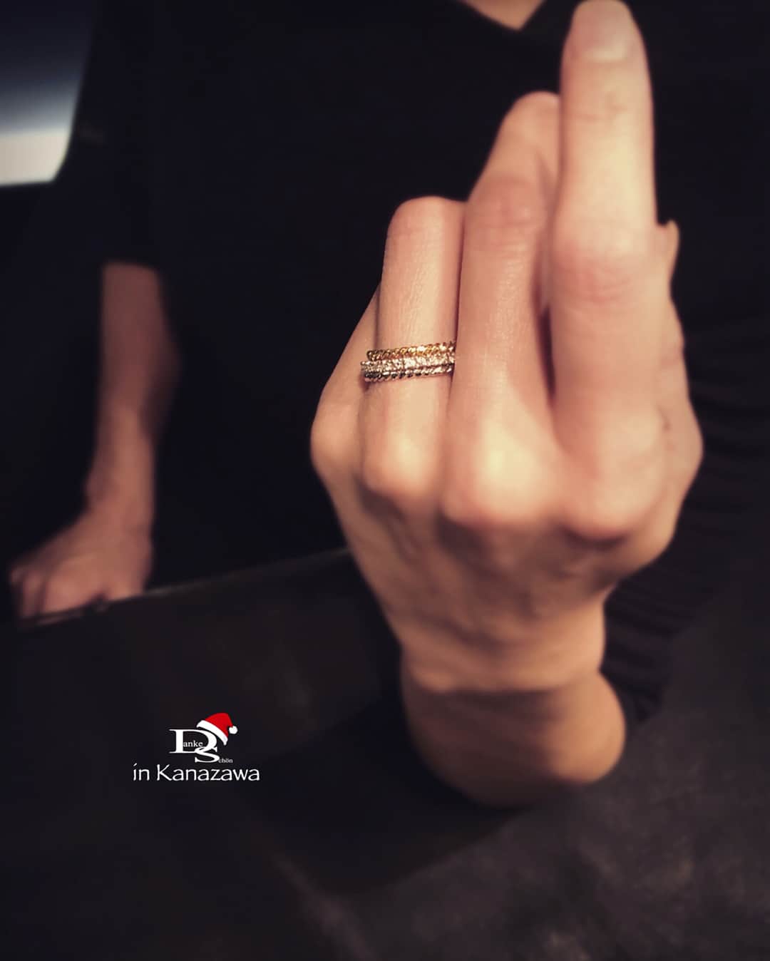 Danke schön ダンケ 金沢 結婚指輪 鍛造さんのインスタグラム写真 - (Danke schön ダンケ 金沢 結婚指輪 鍛造Instagram)「・ ・ 切削1982モデル編 ・ ☝︎スリムな鍛造削り出しを 如何に楽しみ楽しむか？ ・ 《1枚目・画像》 上: イエローゴールド 中: 爪留めフルエタニティー 下: プラチナ ・ 組み合わせ次第では 『七変化‼︎😍』 ・ まるで！ 一つの指輪のように…。 ・ でもコレ！ 3本重ね使いでした。 ・ 《2枚目・画像》 切削モデル1982の2本重ね ・ ・ ・ #クリスチャンバウアー金沢  #ドイツ製 #christianbauer_kanazawa #ダンケ #金沢 #結婚指輪 #婚約指輪 #鍛造指輪 #指輪デザイン #指輪 #セットアップ #danke #専門店 #鍛造#dankeschon #アニバーサリー #BMW #ポルシェ #メルセデスベンツ #ダイヤモンド #ウェディング #ブライダル #旋盤 #鏡面 #cnc #切削 #ポリッシュ #工学部 #愛車 #Marriagering」12月3日 21時52分 - danke2005