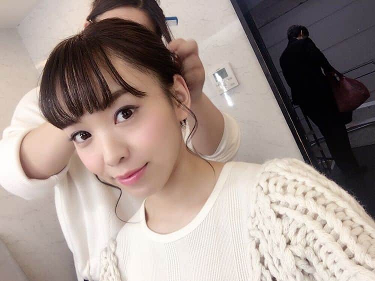 杜このみのインスタグラム：「昨日のオフショット＊ ヘアメイクの入江さん いつもいつも感謝です❤︎ #撮影 #quinoaboutique  #ヘアメイク #hairstyle #入江美雪希さん」