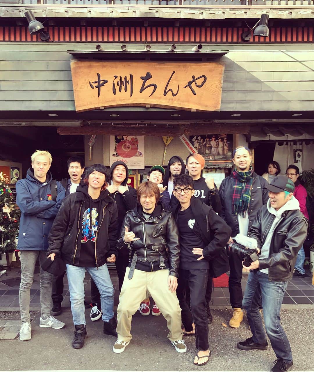 難波章浩さんのインスタグラム写真 - (難波章浩Instagram)「中洲ちんや 美味かったー(o^^o)  さあ熊本へ！  #ハイスタ  #thegifttour2017」12月4日 14時04分 - akihironamba