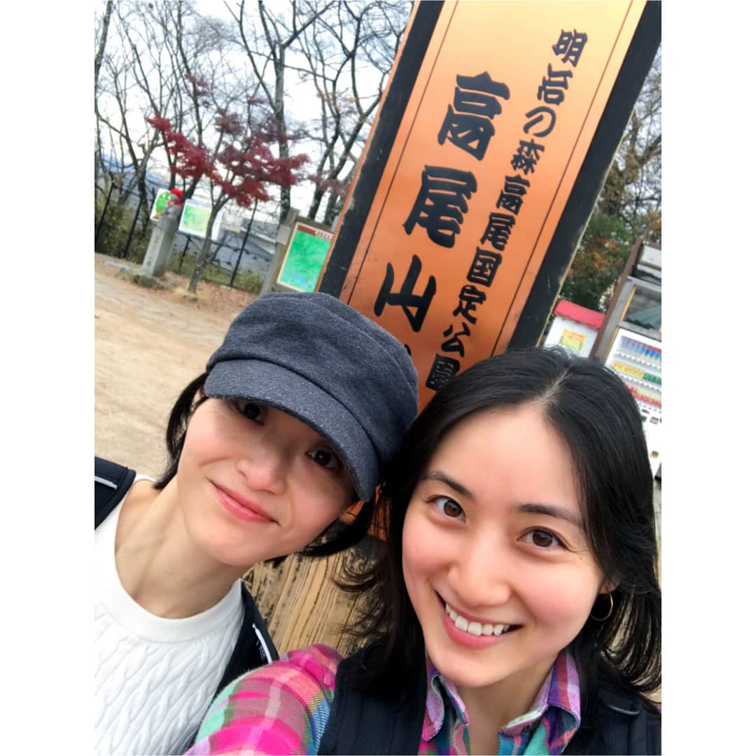 紗綾さんのインスタグラム写真 - (紗綾Instagram)「in #高尾山 #トレッキング #紅葉 #女優 #金沢雅美 さんと⛰🍁🌾🍂 #山登り #trekking」12月4日 19時24分 - saaya_official_