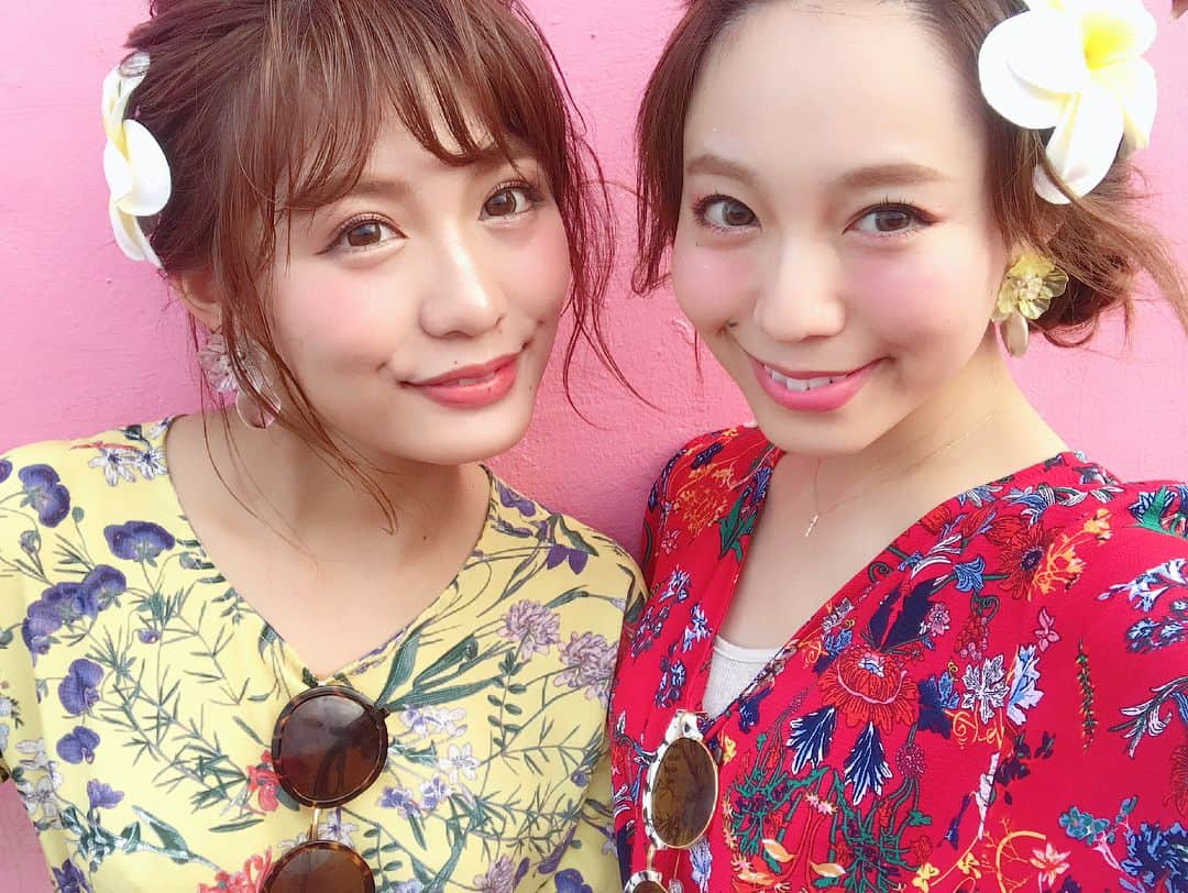 伊藤実祐さんのインスタグラム写真 - (伊藤実祐Instagram)「. ٩( ᐛ )و スワイプしてね ➡︎ . #まちみゆ #みゆまち コンビが好きやって 言って下さるフォロワー様が多くて😍 もっと見たい、写真保存したいとか ストーリーからのDMが溢れかえった！ . 溢れかえりすぎて5時間前までの DMしか表示出来なくなったぐらい！！ . ハァもう嬉しい、、(　˙-˙　)💓❤️ . どうぞスクショして下さいませ✌🏻 . 他の写真は、これからTwitterに 大量投下していくで\(◡̈)/ふぉろみー♡♬💕♪ 【 🔎@miyu6110 】これをTwitterで検索ね！ . .  #instaguam_mega #shopguam2017 #Guam #グアム #旅行 #グアム旅行 #タビジョ #まちみゆ #みゆまち #モデル #フリーモデル #Instagramer #tokyocreatist  #伊藤実祐 #いとうみゆ . コメント返していきまーす٩( ᐛ )وお待たせね☘」12月4日 20時14分 - miyu.61