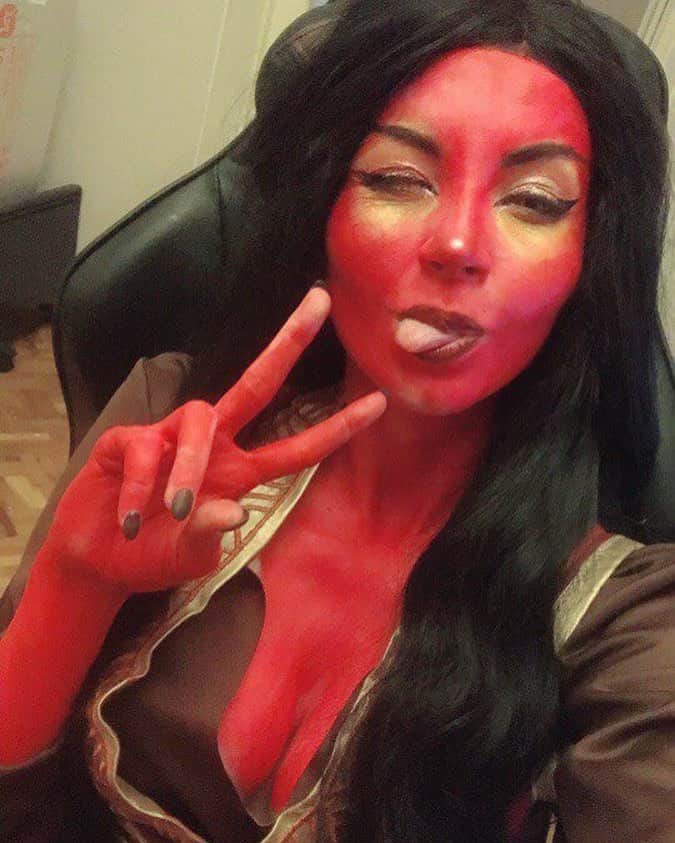 Meepo Team Dota2のインスタグラム：「Hot @amio_mio ❤️❤️❤️#cosplay #makeup #red」