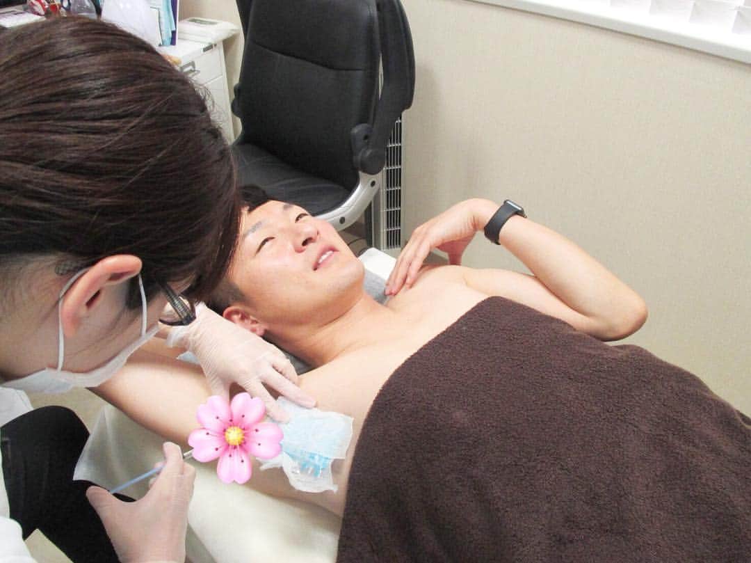 馬場裕之のインスタグラム：「脇ボトックスと脱毛😍 #自分磨き  #美容 #左手」