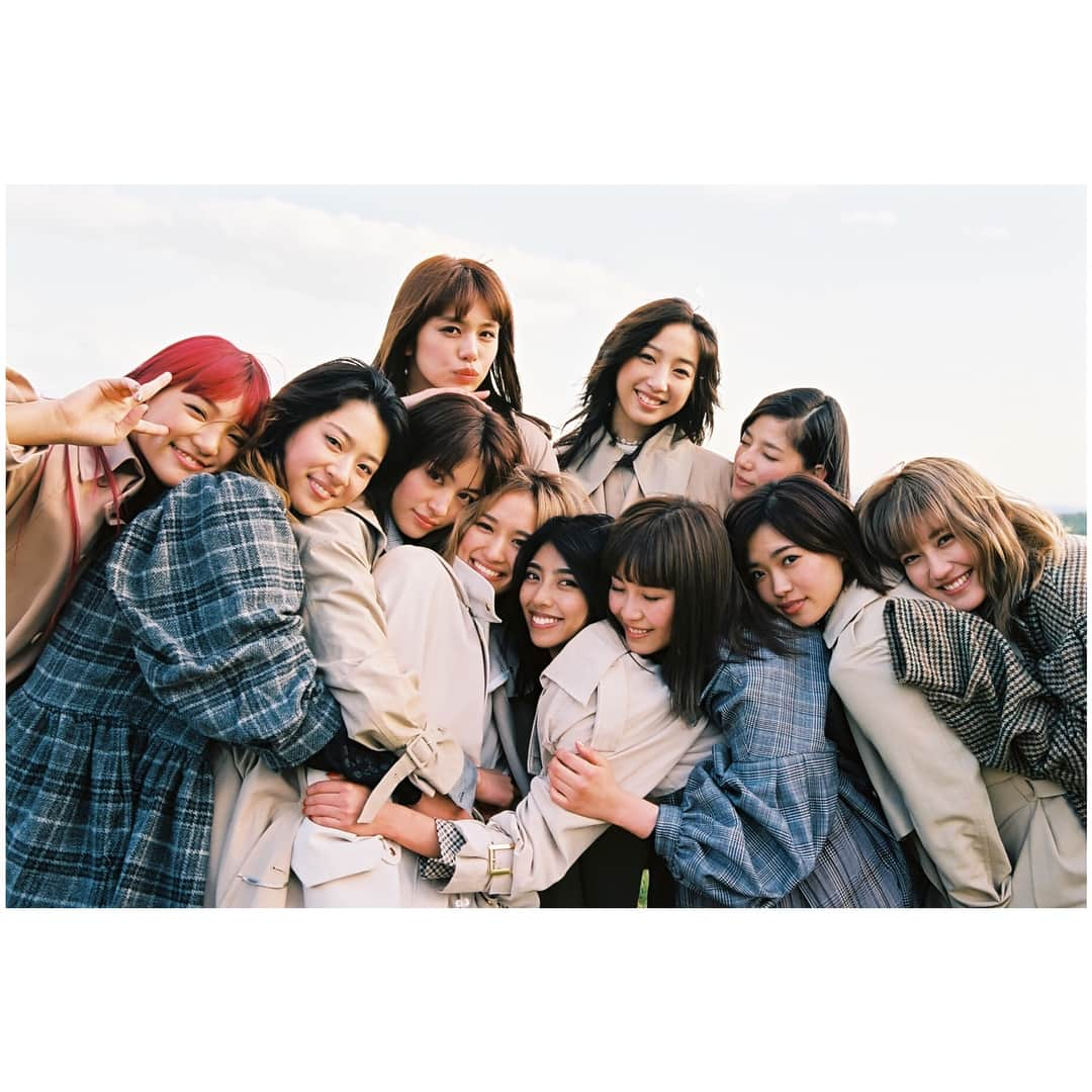 Aya（高本彩）さんのインスタグラム写真 - (Aya（高本彩）Instagram)「E-girls new single〝北風と太陽〟本日店着日です🍂  初回限定盤についてくるフォトブックの中に私が撮影した写真も載せていただいてます。。 @kaie_murakami さんありがとうございます🙏 是非皆さん見てください(^^) #egirls #北風と太陽 #photobyaya  #フォトバイアヤ  #オフショットはegfamilyモバイルのPhotobyAyaコーナーに載せます」12月5日 15時55分 - aya_dream04