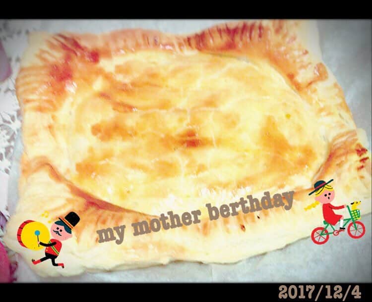のインスタグラム：「昨日はお母さんの誕生日でした〜🎂💓 沢山はなして気付いたら日が変わってた。。。笑 #今日も1日がんばろう #実はなおさんと同じ誕生日🎂 #なおさんおめでとうございまーす👏」