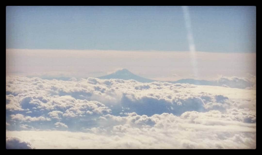 Lu Lanotteのインスタグラム：「Good morning Fuji !!!! . . . . . #isu #fisg #finalgp #fiammeazzurre #italiateam #italia #japan #roadtopeyongchang2018 #coni #grandprixfinal2017」