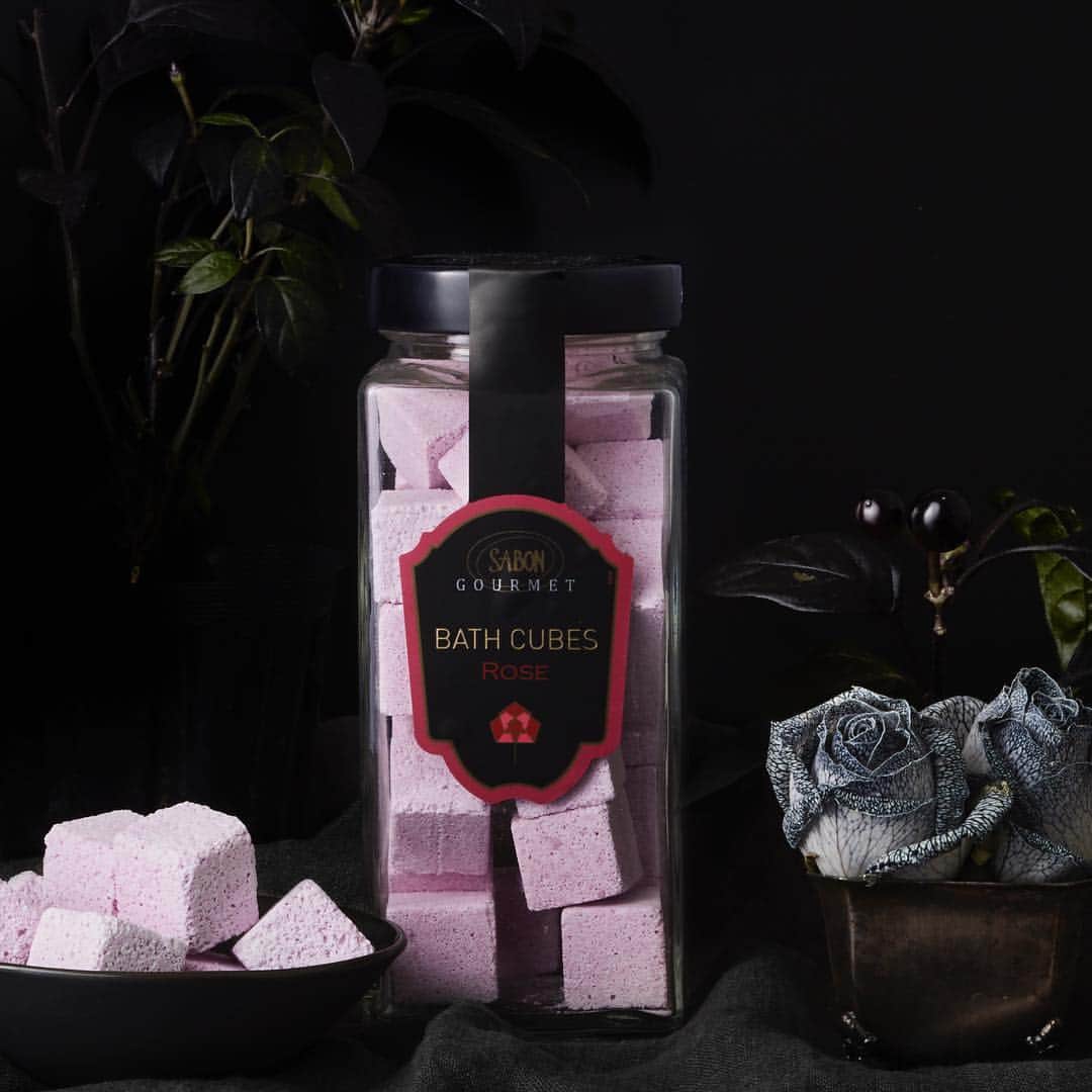 SABON_GOURMETのインスタグラム：「Sabon Gourmet [Limited Rose Collection] Bath Cubes #SabonGourmet #Rose #BathCubes #LimitedEdition #サボングルメ #ローズ #限定商品 #サボン #whpinspired」