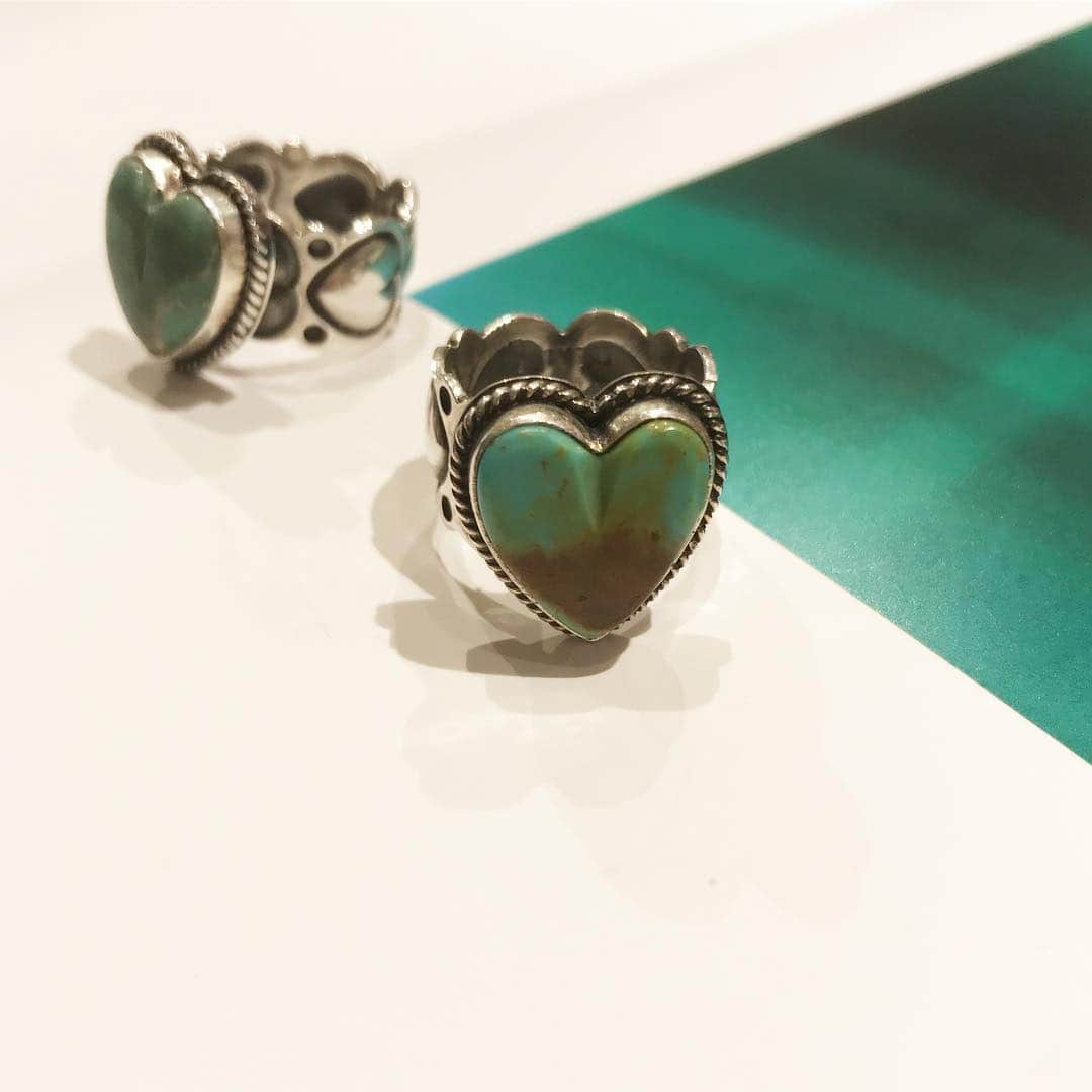のインスタグラム：「＜Sunshine Reeves＞ ☎︎03-3780-5501  #beams#raybeams#beamsboy #beams_women_shibuya#tokyo#shibuya#sunshinereeves#heart#hairaccessories #レイビームス #ビームスボーイ #ビームスウィメン渋谷 #東京 #渋谷 #神南 #サンシャインリーブス #ハート#ターコイズ」
