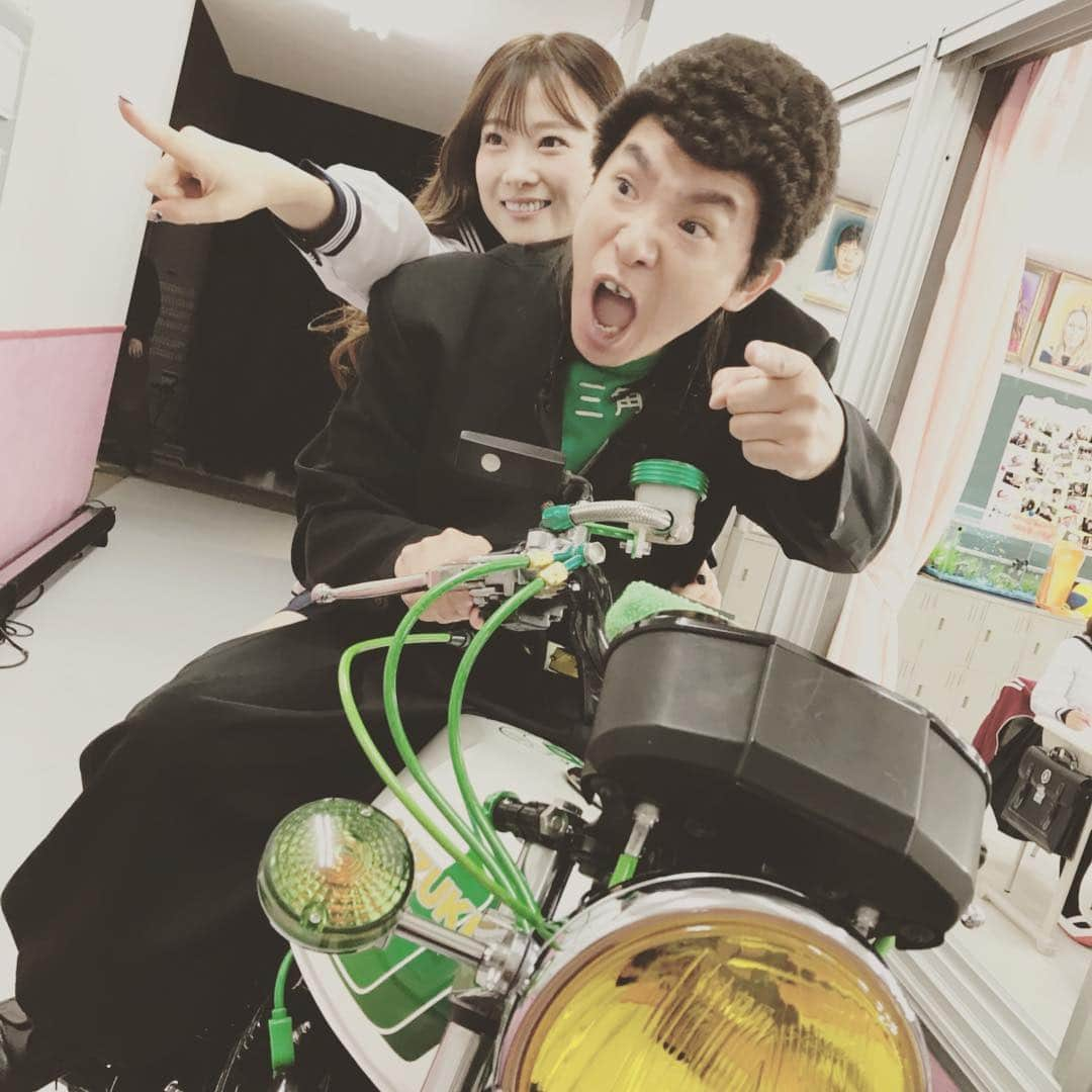 濱口優さんのインスタグラム写真 - (濱口優Instagram)「#休憩中 #行くぜ #Bクラス #なんて #遊んでたら  #ネバーエンディングバカ #めちゃイケ #行こうぜPeriodの向こうへ」12月5日 13時22分 - hamaguchi_masaru