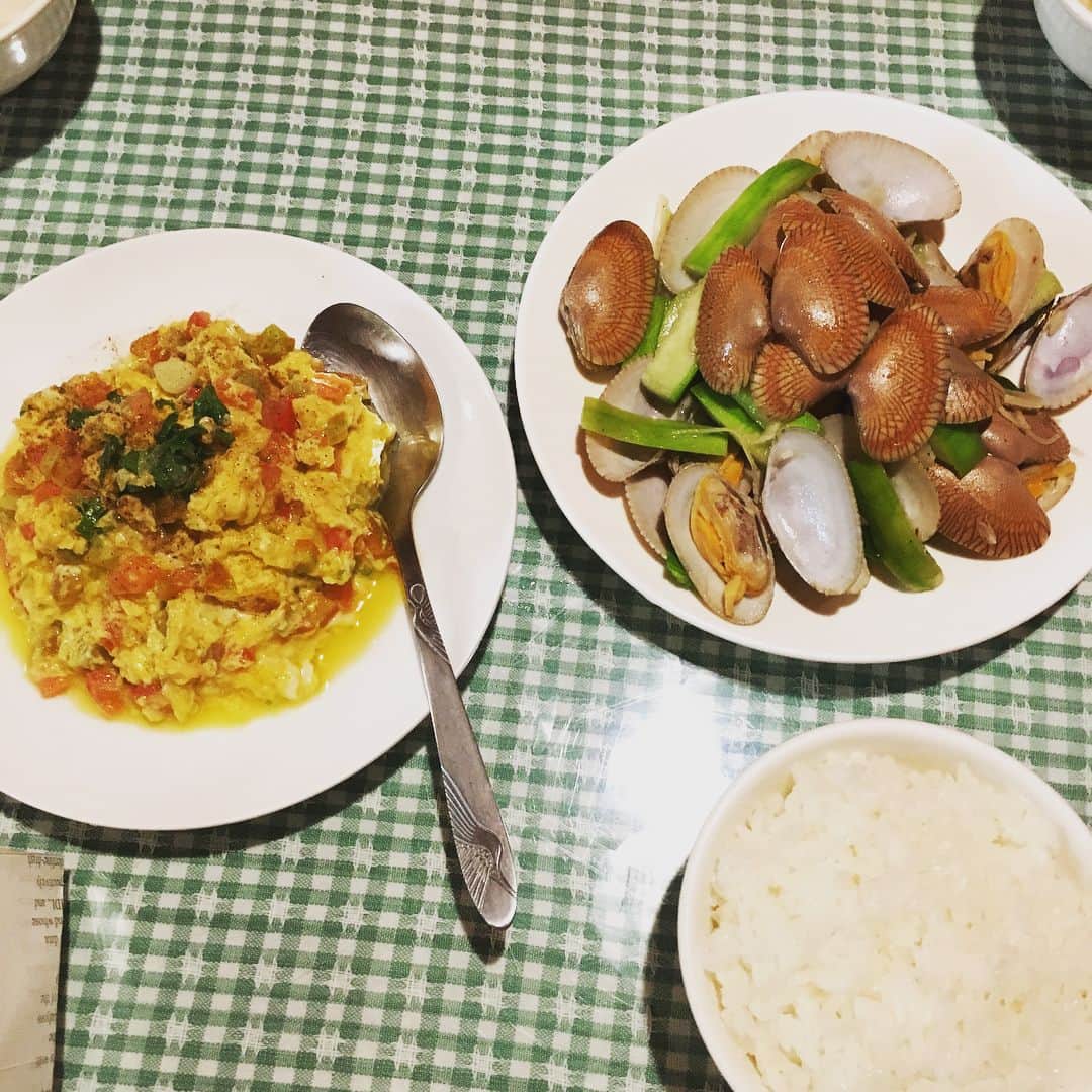 志摩有子さんのインスタグラム写真 - (志摩有子Instagram)「今回の台湾でいちばん楽しみにしていたお店でランチ。お料理上手の母と娘で営む可愛い食堂。何を食べても美味しすぎて、追加に次ぐ追加で満腹満足。 #台湾備忘録」12月5日 13時43分 - ariko418