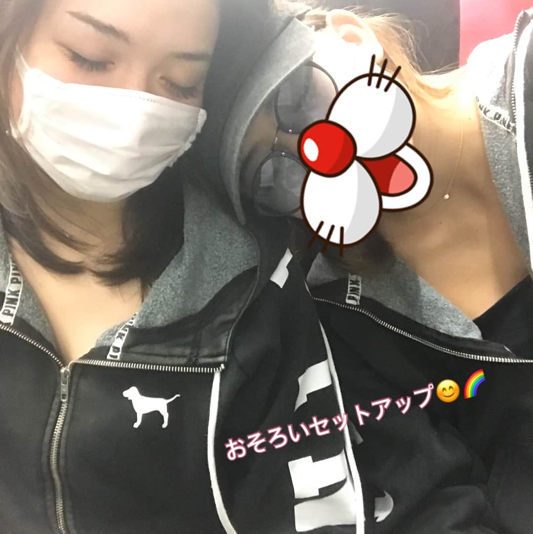 カレンさんのインスタグラム写真 - (カレンInstagram)「出国前から連日会ってたから、一週間くらいずっと一緒に過ごしてた大好きなマヤさん @mayawag 😘💖💖💖 年上の尊敬している人だけど、一緒にいてこんなに波長があって、アホができて、こんなにもずっと笑っていられる人いません😂💕 まやさんは本当になんでも出来て、無意識に気遣いを当たり前に自然としていて見習う所が本当にたくさんあって、日々学ばせて頂いております😭🙏✨ 毎日楽しくて幸せな気持ちでいれるのはこの人のおかげなのです💋♩ ほんと大好きすぎて私の彼氏になってほしいww カレンに毎日幸せと笑いをありがと @mayawag 💟😍 #bff #mylove #FRIENDS #lve #hawaii #beach #aloha #aula #sunset #waikiki #ハワイ」12月6日 0時46分 - cjd_karen