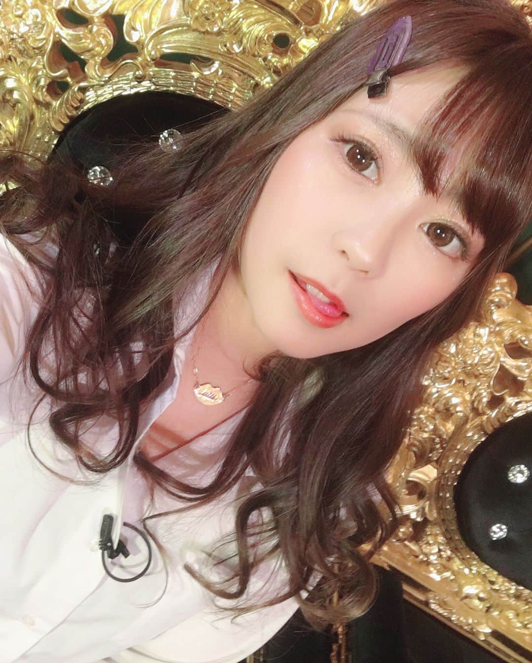 福井柑奈さんのインスタグラム写真 - (福井柑奈Instagram)「昨日は東京で、 ケンコバのバコバコテレビのメイン収録でしたん（＾ω＾）❤️ . ゲストはよしもとさんから アポロン山崎さんと、スカチャン宮本さん◡̈🌟🌟🌟🌟🌟 . 手相占いとホクロ占いで いろいろ占っていただきました！ (福井は楽屋でこそっと見てもらったけど、死ぬほど当たってて恥ずかしくなりました) . 終わってからメイクさんたちと忘年会😍❤️#四谷三丁目 . #今年最後の収録 #良いお年を #来年もMCがんばります #ケンコバのバコバコテレビ  #アポロン山崎 さん #スカチャン宮本 さん #占い #女の子占い大好き #大阪いくよん #一週間東京ありがとす」12月5日 18時19分 - kanna_fukui