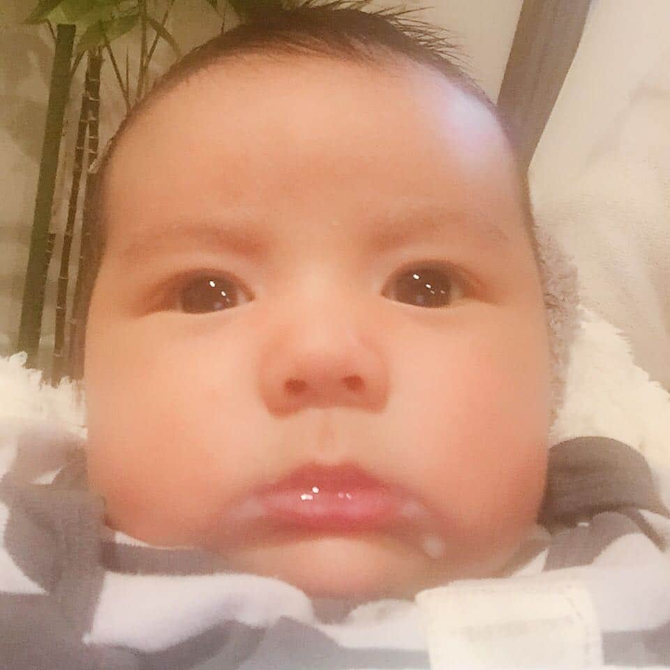 吉川めいさんのインスタグラム写真 - (吉川めいInstagram)「Ya think he gained some weight??? #onemonthold #1ヶ月 #スクスク #OppaiPower #食いしん坊」12月5日 19時34分 - maeyoshikawa