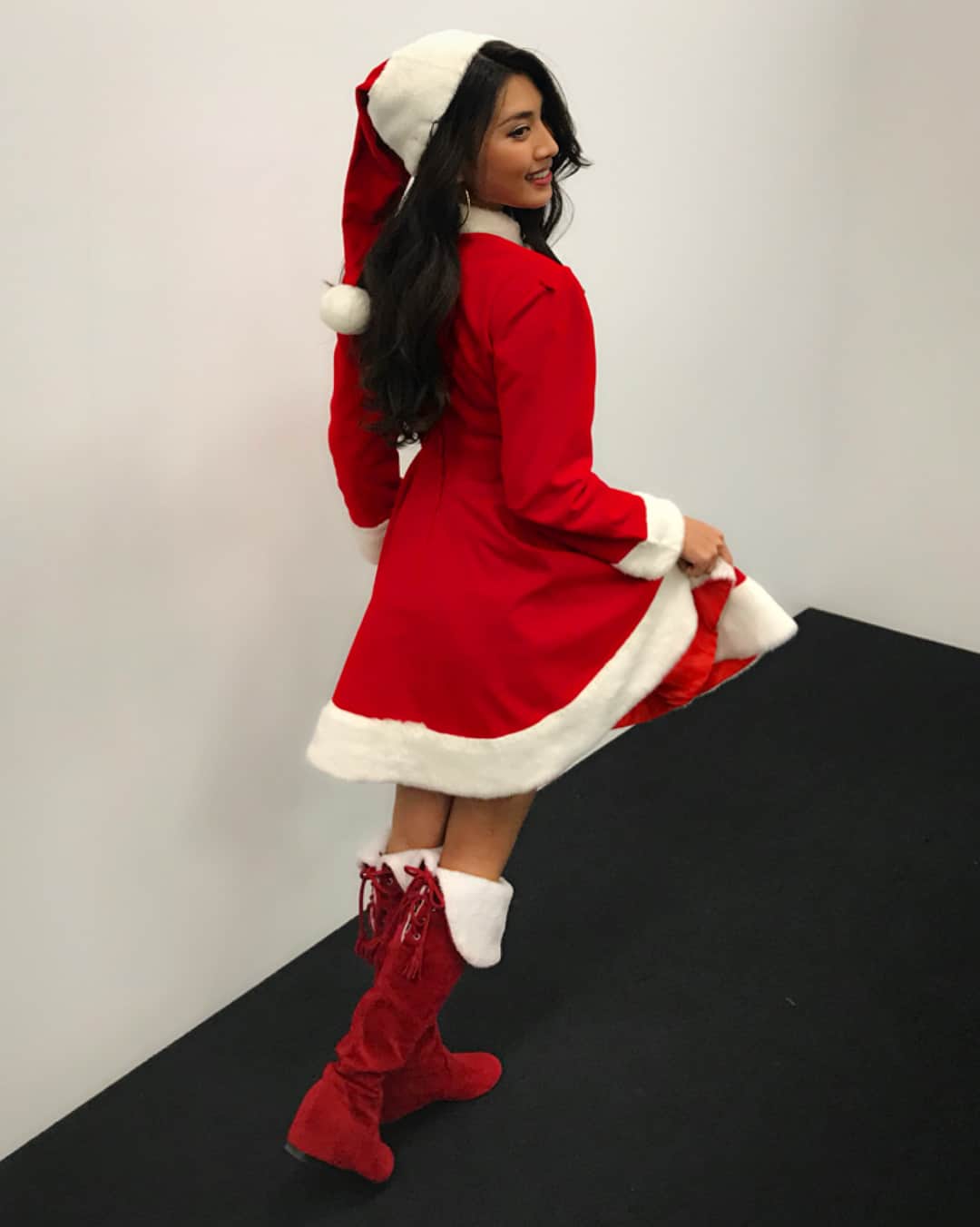 のインスタグラム：「本日の収録は#サンタコス 💃🏽放送日はもちろん#クリスマス 🎄💝 #収録 #サンタ #サンタクロース #TV #shooting #Christmas #Xmas #santacruz #fasion #cosplay #1225 #🎅 #オンエアお楽しみに」