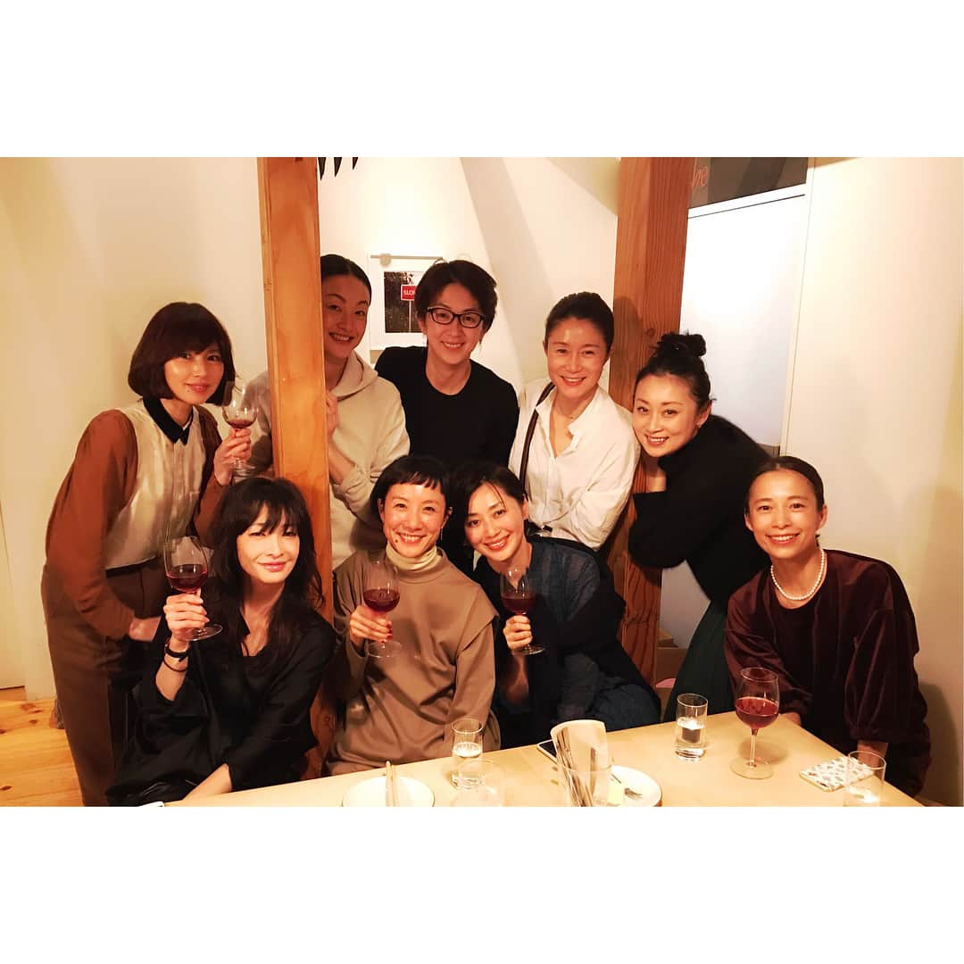 森下紀子さんのインスタグラム写真 - (森下紀子Instagram)「. 毎回楽しみにしてる同窓会。 . 今回はあゆみちゃんのマジックがあったり、 ハナヂのサプライズお誕生日祝い🎂もあって、 盛り沢山で楽しい時間でした♡ . CANTEENオリジナルの、 ハナヂの仏像ケーキは、 クオリティの高さに感激！ . #モデルズ同窓会  #CANTEEN」12月6日 9時17分 - noriko_morishita_