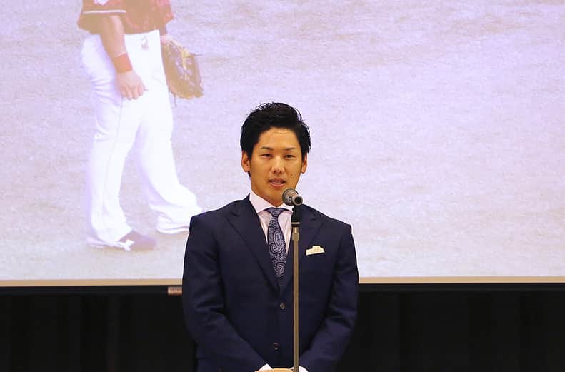 吉田正尚さんのインスタグラム写真 - (吉田正尚Instagram)「. 12月2日から2日間にわたって地元福井で野球教室と後援会への報告会がありました！  #福井県 #地元 #野球教室 #後援会 #麻生津ヤンキース #原点回帰 #感謝」12月6日 19時24分 - bh_masataka34