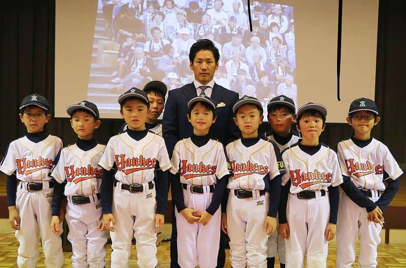 吉田正尚さんのインスタグラム写真 - (吉田正尚Instagram)「. 12月2日から2日間にわたって地元福井で野球教室と後援会への報告会がありました！  #福井県 #地元 #野球教室 #後援会 #麻生津ヤンキース #原点回帰 #感謝」12月6日 19時24分 - bh_masataka34