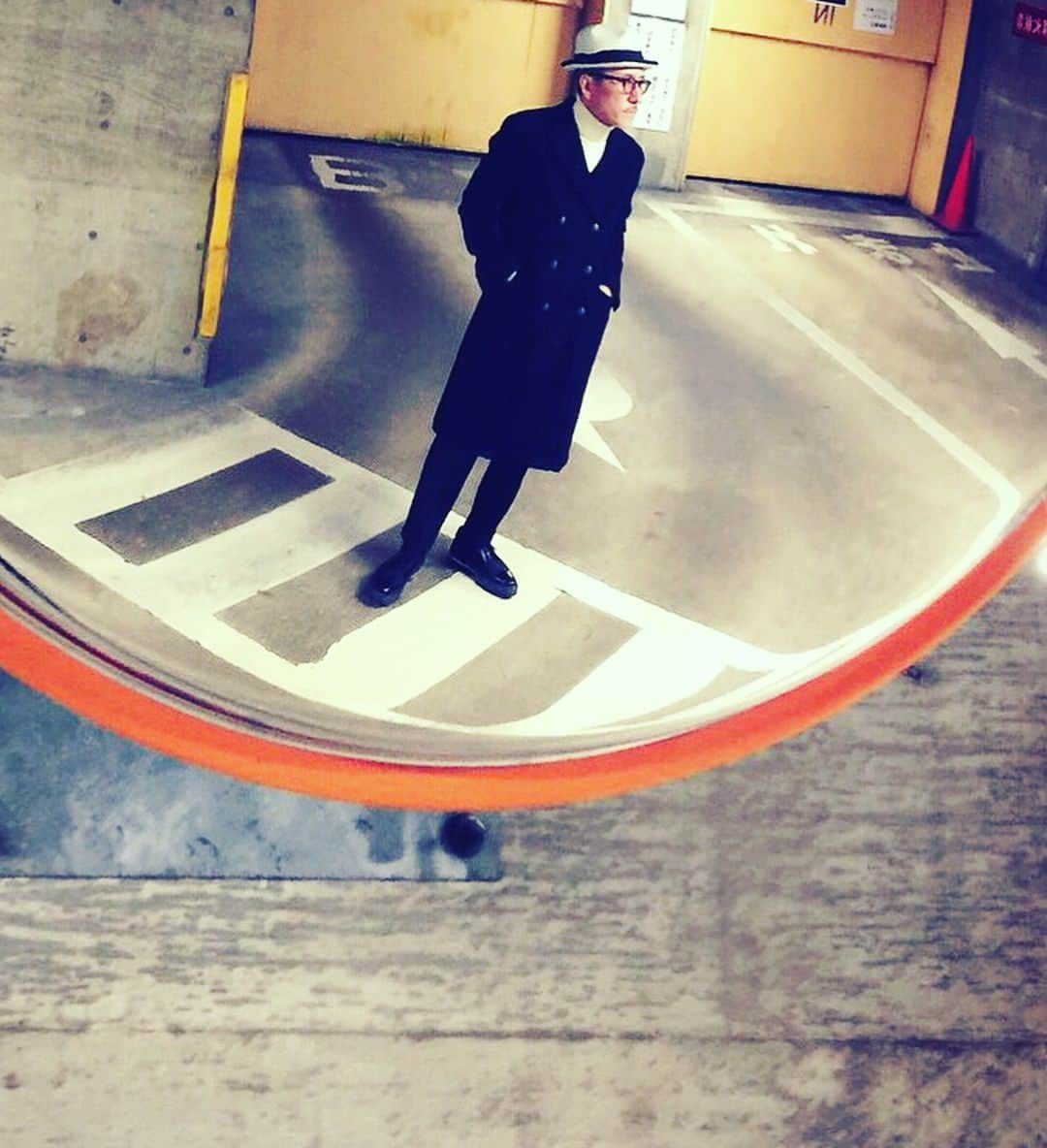 高橋幸宏さんのインスタグラム写真 - (高橋幸宏Instagram)「B TOKYO by 滝沢直己氏のコート。重量感が逆に心地いい。 #btokyo  #naokitakizawa #wag_inc」12月6日 19時47分 - room66_yukihiro