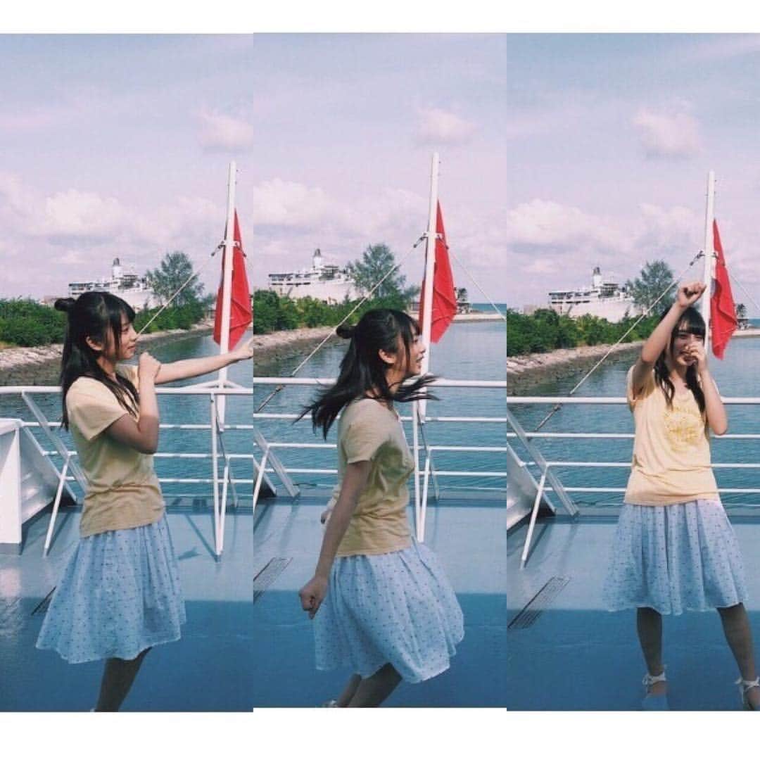 与田祐希のインスタグラム：「ビンタン島からの 出港前⛵️ 甲板に出て 踊ってた 与田ちゃん。 曲は ……… 夏のFree&Easy でした。🚢 #日向の温度 #与田ちゃん #夏のFree&Easy #ダンス #ビンタン島 #与田祐希」