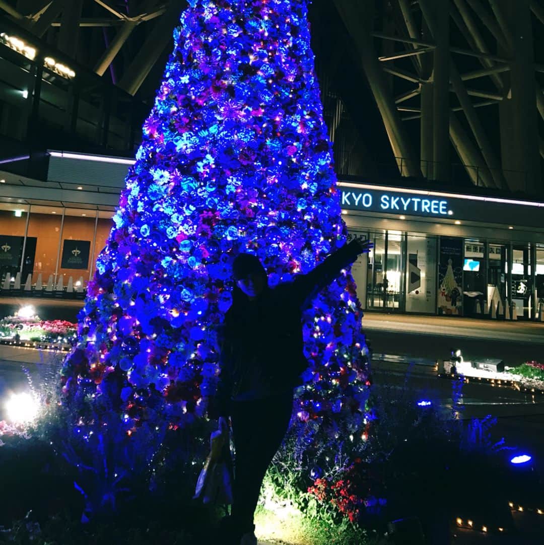 松下美保さんのインスタグラム写真 - (松下美保Instagram)「． ． 姉とスカイツリーデート🧚🏻‍♀️💘 そのに。 ． ． #スカイツリー #イルミネーション #デート #japan #tokyo #skytree #illumination #beautiful」12月6日 23時42分 - miho.matsushita824